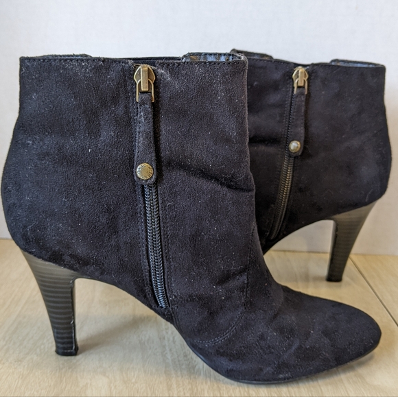 Isaac Mizrahi for Target Black Faux Suede Booties size 8 - Picture 3 of 13